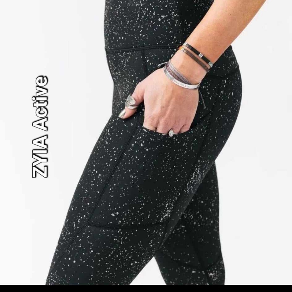 Zyia Active Black Reflective Hi-Rise Leggings